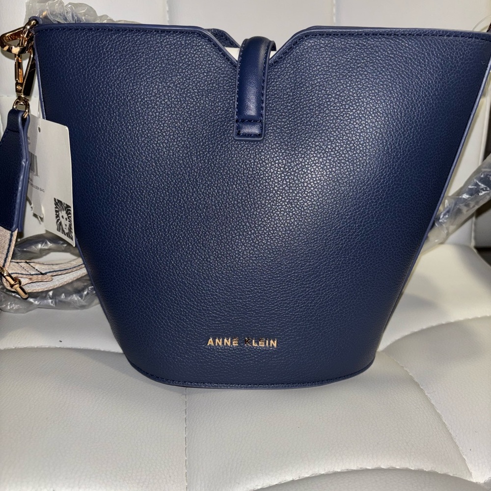 SOLD‼️Anne Klein Dark Blue Shoulder Bag